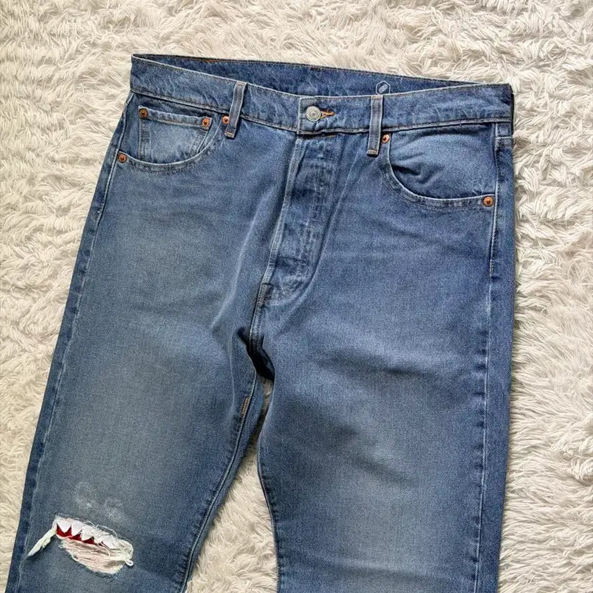 [BUNJANG] Levi's 501 Premium Custom Damage Straight Denim (W34 L32) / [리바이스 501 프리미엄] 커스텀 데미지 스트레이트 데님 (W34 L3