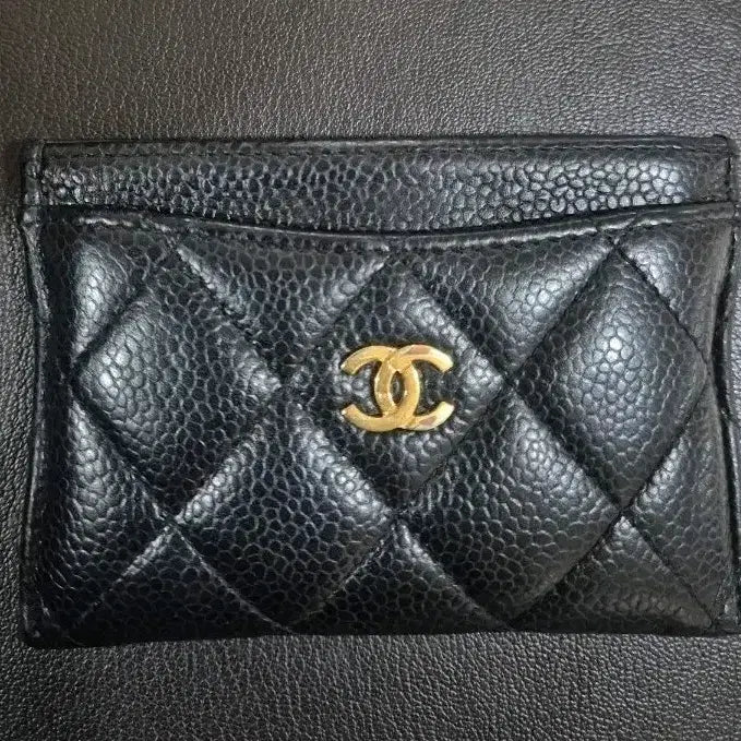 [BUNJANG] Chanel Caviar Card Holder Black Gold Logo / 샤넬 캐비어 카드지갑 블랙 금장 로고 (정품)