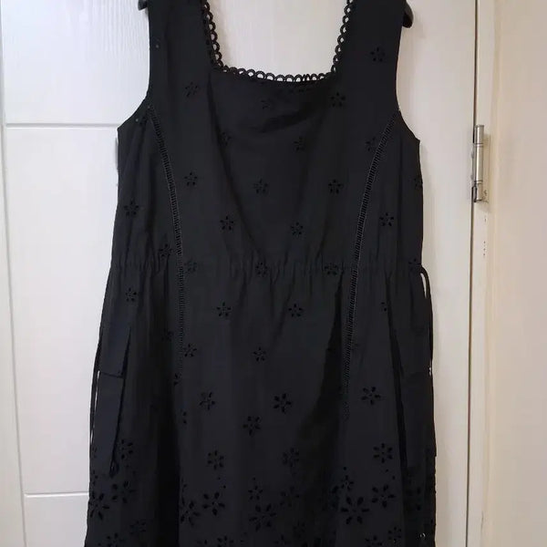 [BUNJANG] Juicy Judy Black Eyelet Punching Dress / 주시주디 블랙 아일렛 펀칭 원피스