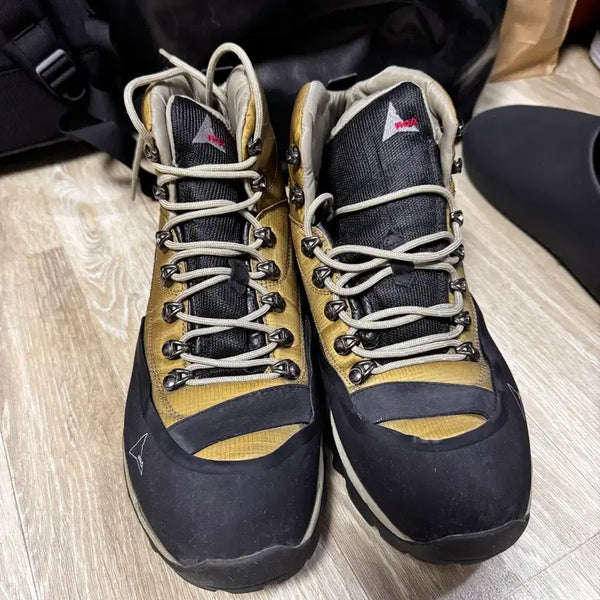 [BUNJANG] ROA Hiking Andreas Hiking Boots / ROA 로아 하이킹 안드레아스 (44/285사이즈)