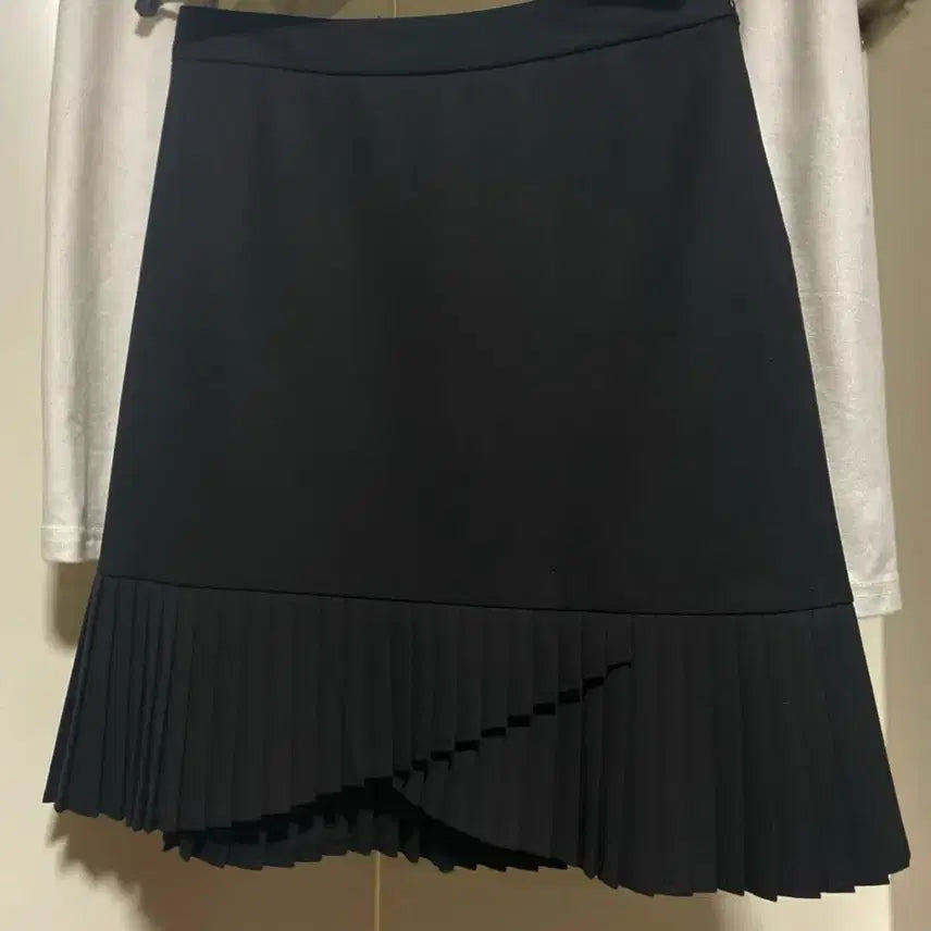 [BUNJANG] The Limited Black Pleated Skirt Size 44 / 리미티드 블랙 플리츠 스커트 44