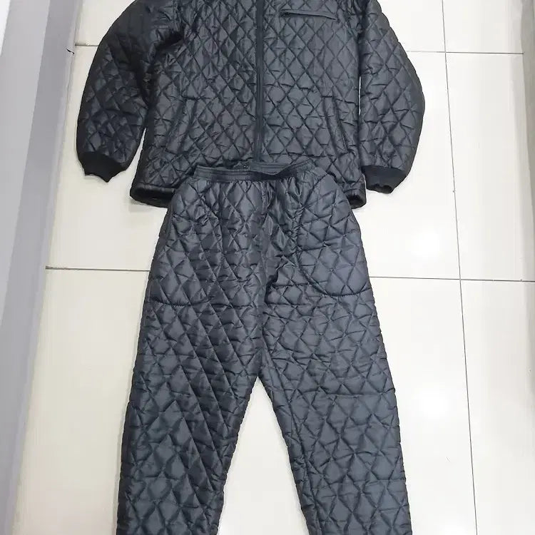 [BUNJANG] Size 105 Black Quilted Jumper and Pants Set / 105사이즈 검정색 깔깔이 누빔점퍼 바지 세트 중고 한벌