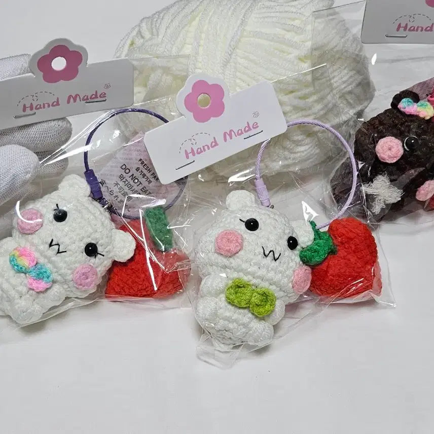 [BUNJANG] Handmade Hamster & Strawberry Keychain Set / 핸드메이드 햄스터 딸기 키링 세트