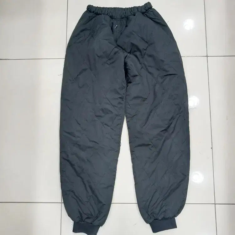 [BUNJANG] Black Quilted Pants with Elastic Waistband / 검정색 허리밴딩 누빔바지 깔깔이 중고 겨울 작업복