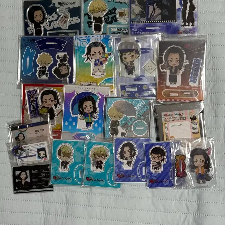 [BUNJANG] Tokyo Revengers Acrylic Stand & Photo Cards Bundle / 도쿄 리벤저스 아크릴 스탠드 & 증명사진 굿즈