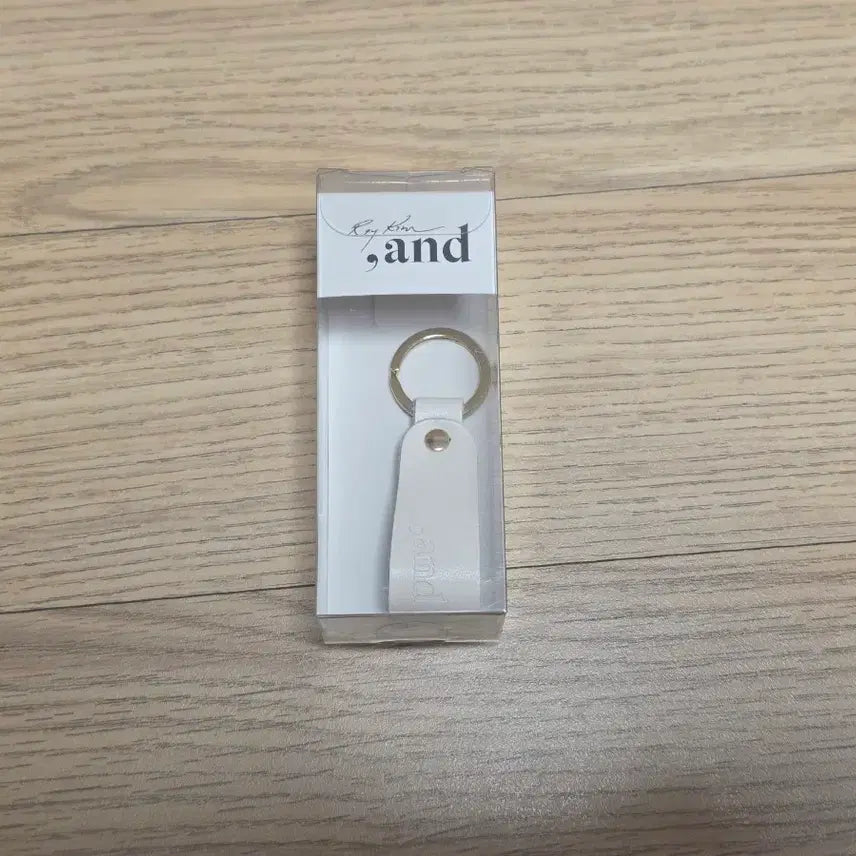 [BUNJANG] Roy Kim Keychain / 로이킴 and 키링 팝니다