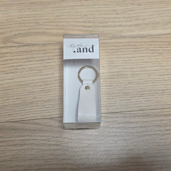 [BUNJANG] Roy Kim Keychain / 로이킴 and 키링 팝니다