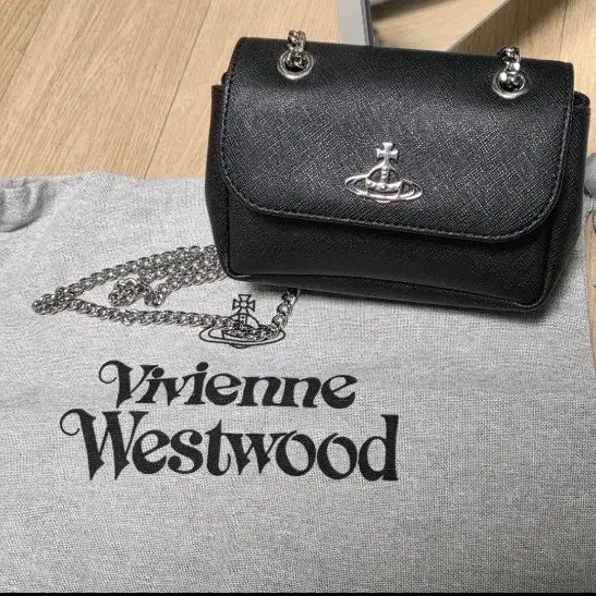 [BUNJANG] Vivienne Westwood Saffiano Biogreen Small Purse Crossbody Bag Black / 비비안 웨스트우드 사피아노 바이오그린 스몰 퍼스 크로스백 블랙