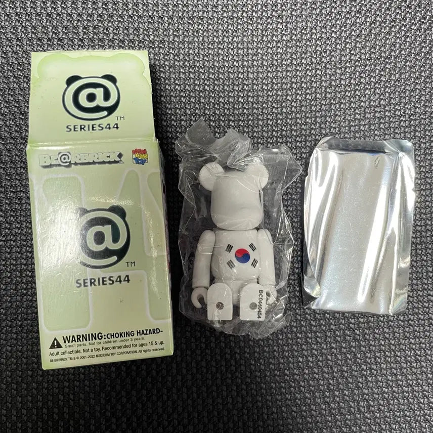 [BUNJANG] Bearbrick 44th Series Flag Korea / 베어브릭 44탄 플래그 대한민국