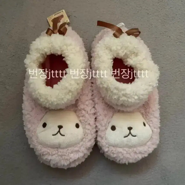 [BUNJANG] Capybara Plush Slippers - Vintage Design / 카피바라상 룸슈즈 고전 빈티지 슬리퍼 인형 실내화 핑크 대장