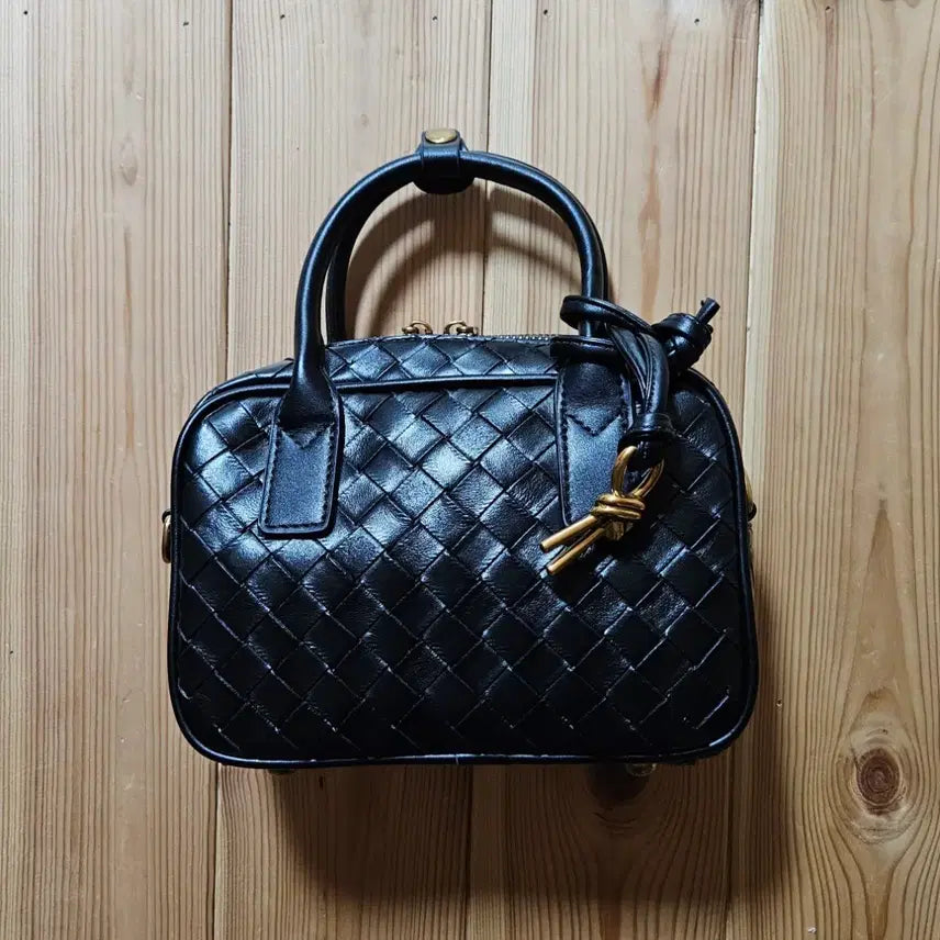[BUNJANG] Black Quilted Mini Tote Bag / 블랙 퀼팅 미니 토트백