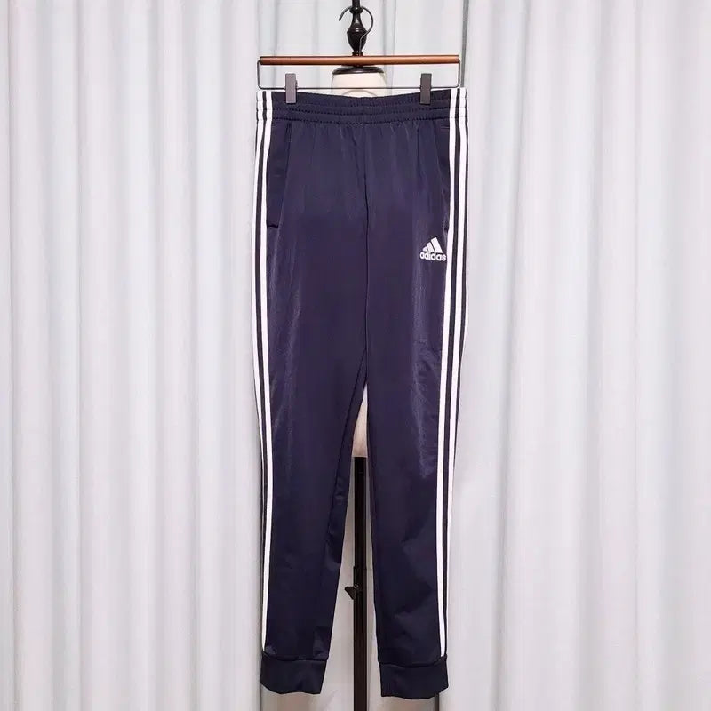 [BUNJANG] Adidas Embroidered Logo Classic Training Pants / 아디다스 자수로고 클래식 트레이닝 팬츠