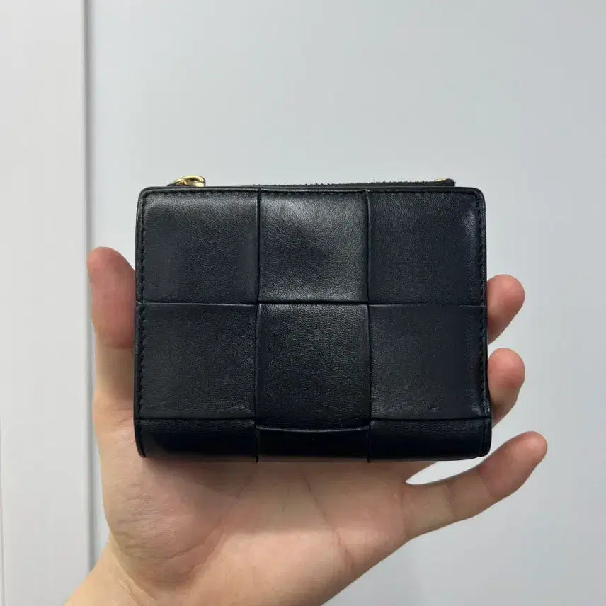 [BUNJANG] Bottega Veneta Cassette Zipper Wallet Black / 보테가베네타 카세트 지퍼 반지갑 블랙