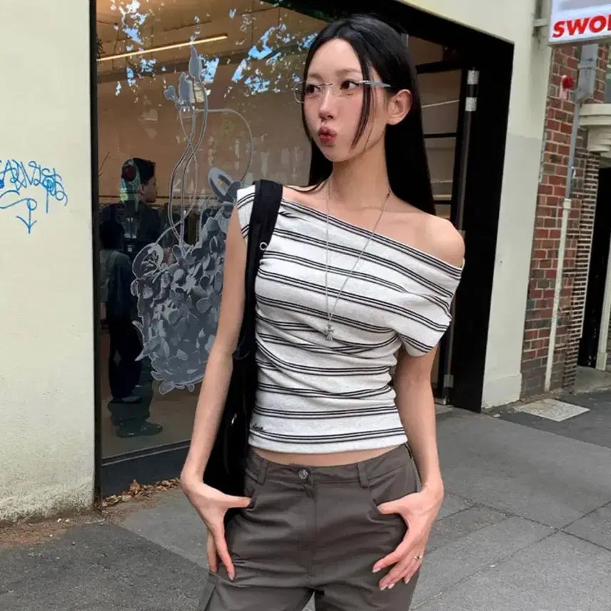 [BUNJANG] Baydeli Stripe Off-Shoulder Short Sleeve T-Shirt / 새상품) 에이블리 베이델리 made 스트라이프 오프숄더 반팔 티셔츠