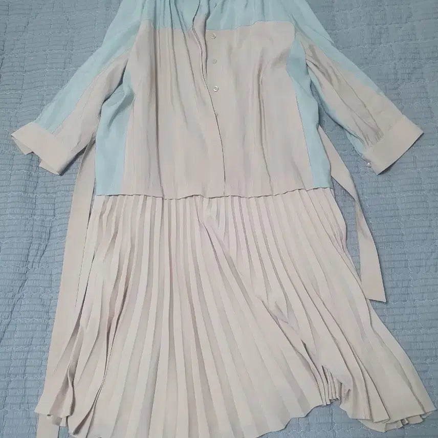 [BUNJANG] RYAN Beige Pleated Dress (Size 88-94-165) / RYAN 베이지색 원피스 88-94-165