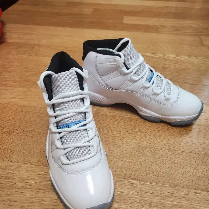 [BUNJANG] Air Jordan 11 Retro Legend Blue 2024 (Size 270) / 조던 11 레트로 레전드 블루 2024 270팝니다