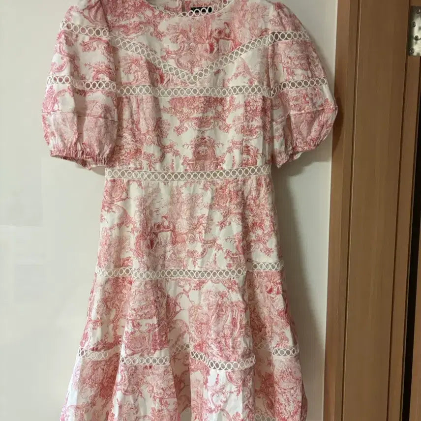 [BUNJANG] Sisley 2020 Balloon Puff Punching Watercolor Ink Wash Twill de Jouy Dress / 시슬리 20년 벌룬 퍼프 펀칭 수채화 수묵화 트왈드주이 에뚜왈 원피스