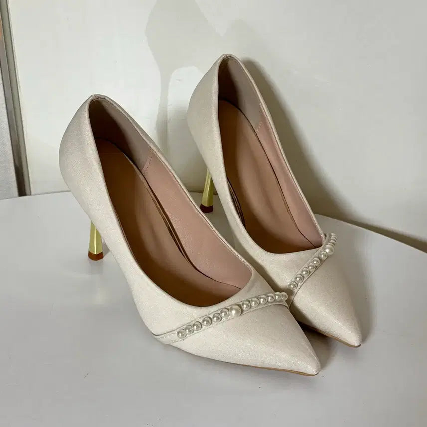 [BUNJANG] Women's 9cm Stiletto Heel Pumps with Pearl Embellishment - Light Beige Satin / #새상품 220사이즈 9cm 연베이지 새틴 진주 장식 펌프스 하이힐 구두
