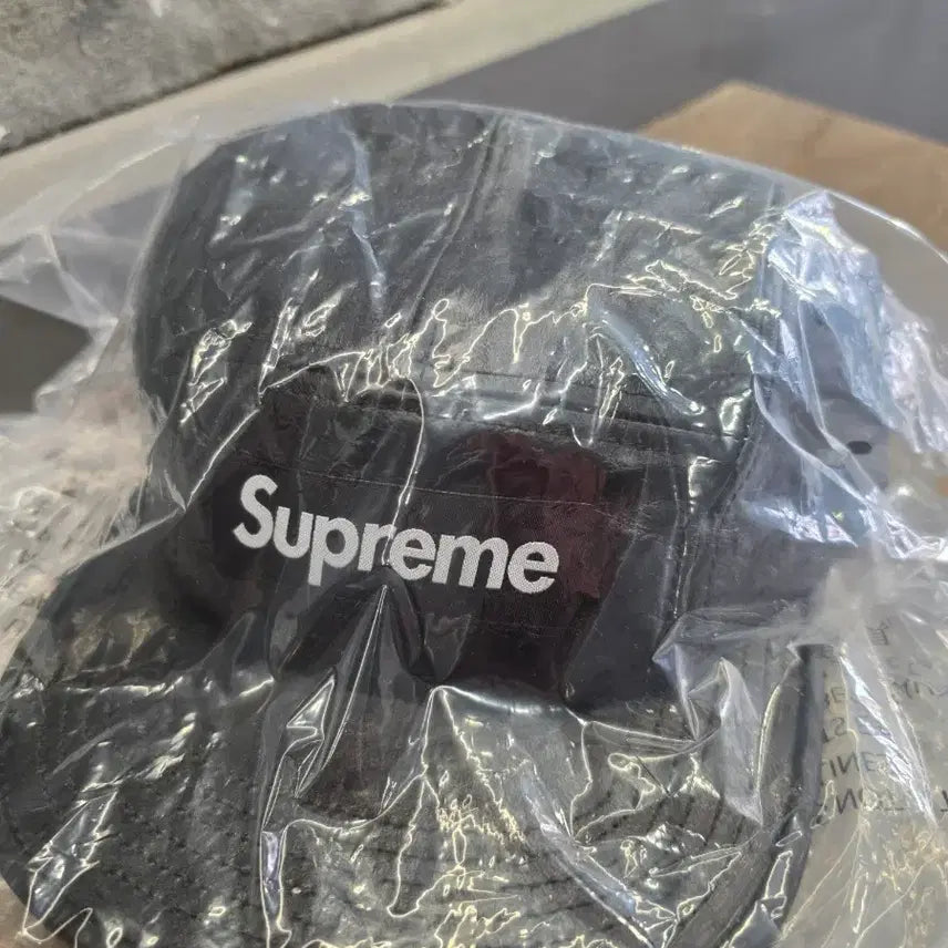 [BUNJANG] Supreme Ostrich Leather Camp Cap Black / 26SS 슈프림 오스트리치 레더 캠프캡 블랙