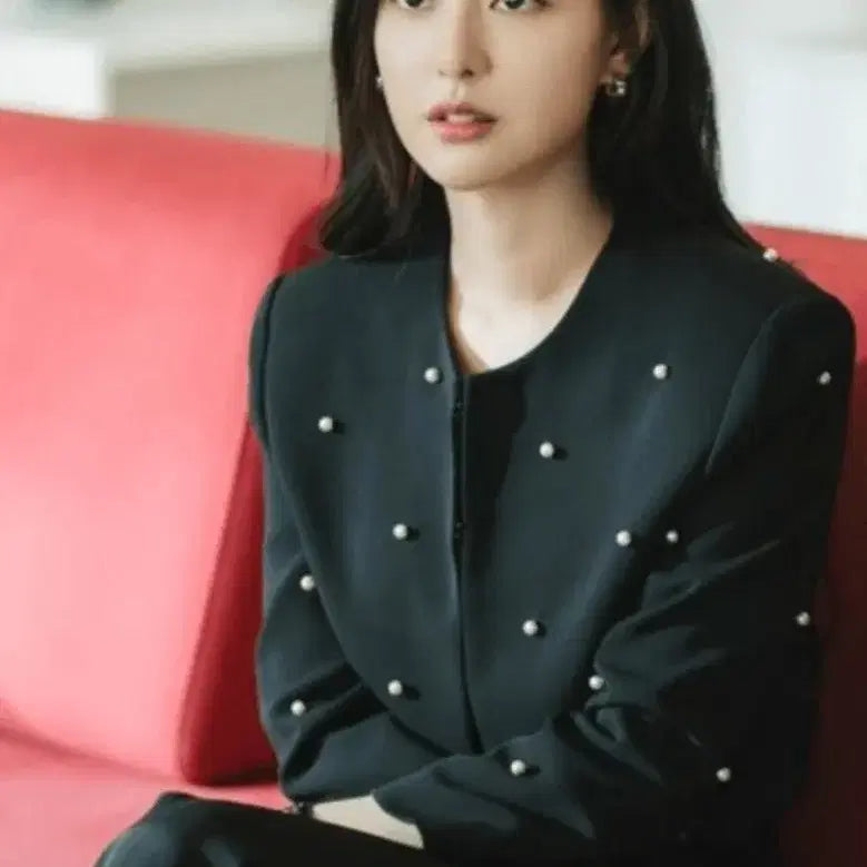 [BUNJANG] Pearl Embellished Black Cropped Jacket / 진주 블랙 크롭 자켓 S