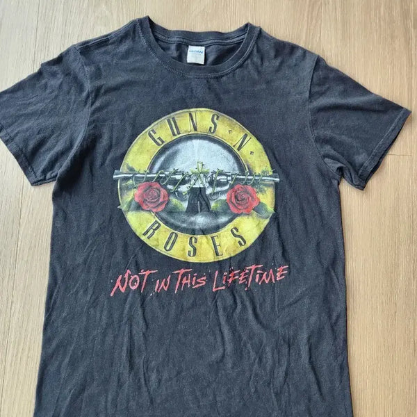 [BUNJANG] GILDAN Guns N' Roses Short Sleeve T-Shirt (M) / GILDAN 건즈 앤 로지스 반팔 티셔츠 M