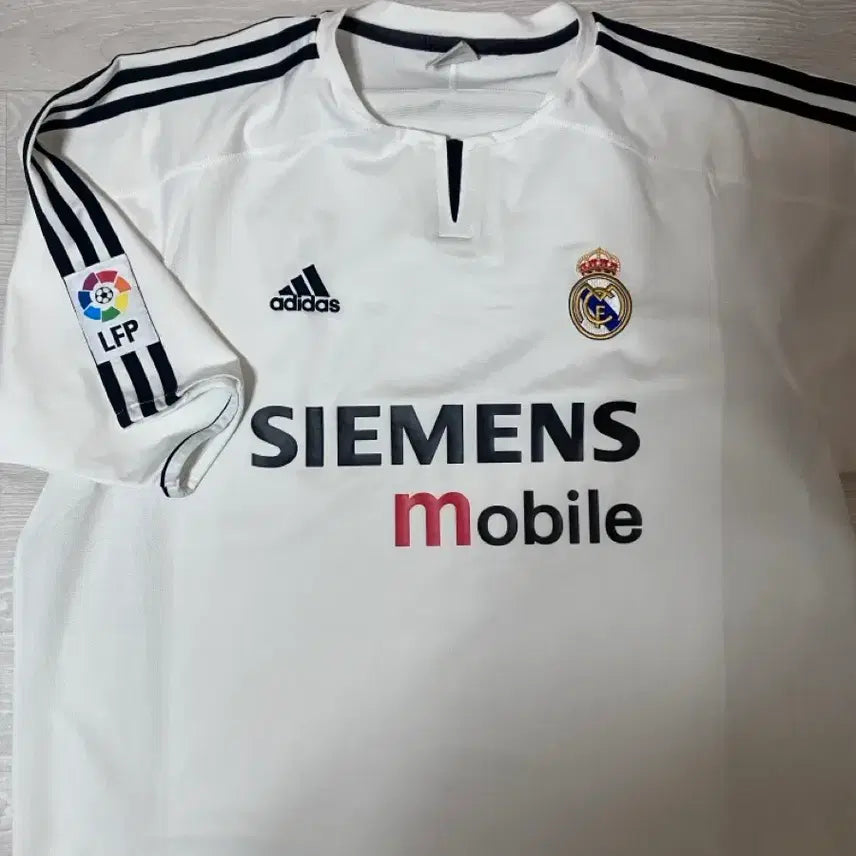 [BUNJANG] Real Madrid 2004-2005 Short Sleeve Beckham/Ronaldo Jersey / 레알마드리드 유니폼 04-05 반팔 (베컴/호나우두)