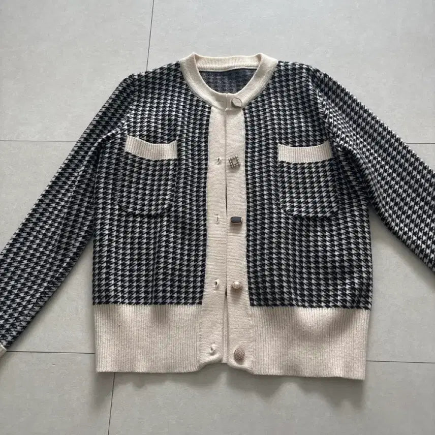 [BUNJANG] Houndstooth Check Knit Cardigan / 하운드투스 체크 가디건 니트.