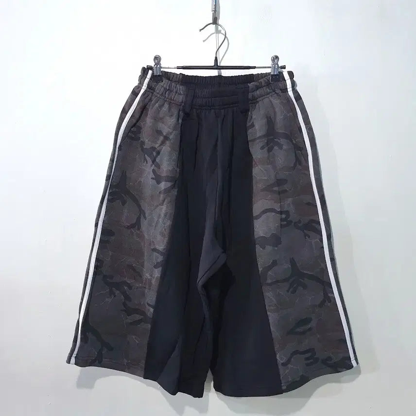 [BUNJANG] Camouflage Color Block Bermuda Banding Shorts / SS신상) 카모 배색 버뮤다 밴딩 반바지 2color