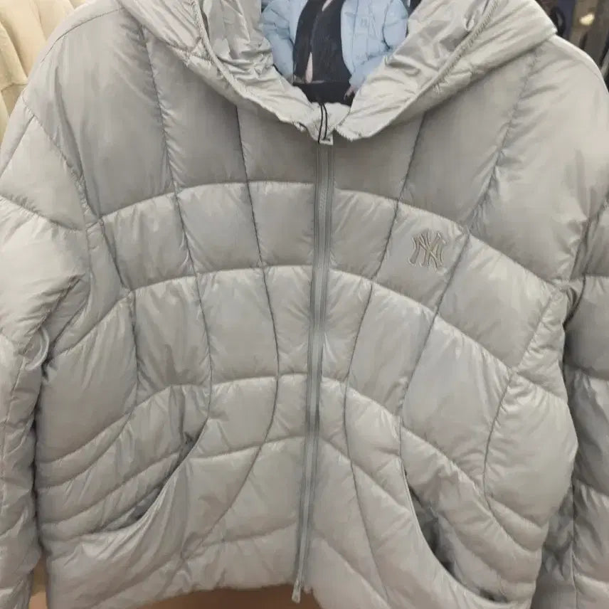 [BUNJANG] MLB Lightweight Padded Jacket - Karina Edition (Grey, XXL) / mlb경량패딩 카리나 그레이색 완전새상품 판매해요!