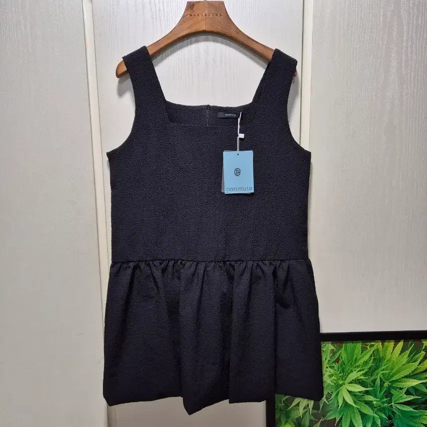 [BUNJANG] nonmute Dark Navy Sleeveless Seersucker Top Blouse / (타임세일)(새상품)nonmute 다크네이비 민소매 시어서커탑블라우스