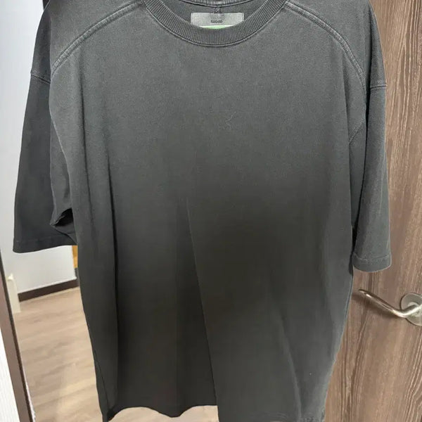 [BUNJANG] SIDO ARMOR Shoulder Cut Short Sleeve T-Shirt / 시도 아머 어깨절개 반팔티 4사이즈 차콜,베이지 새상품 판매