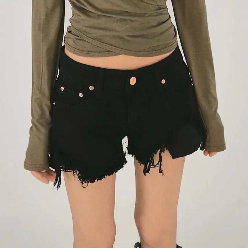 [BUNJANG] Chicwin OOTJ Hot Low Damage Cotton Short Pants / 시크윈 OOTJ 핫 로우 데미지 커팅 코튼 숏팬츠