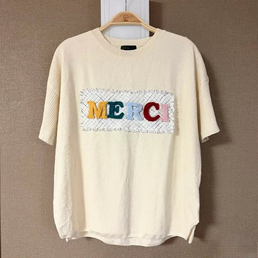 [BUNJANG] Benetton Lettering Logo Patch Linen Blend Short Sleeve Knit T-Shirt - Ivory / 베네통 레터링 로고 패치 여름니트 반팔티셔츠 아이보리 린넨 프린지 트위드
