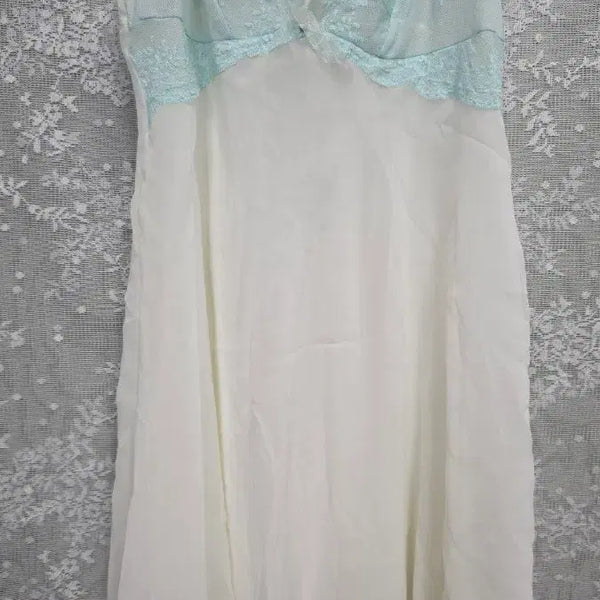 [BUNJANG] Evelyn Lace Slip Dress M White/Blue / 에블린 레이스 화이트/블루 슬립 M