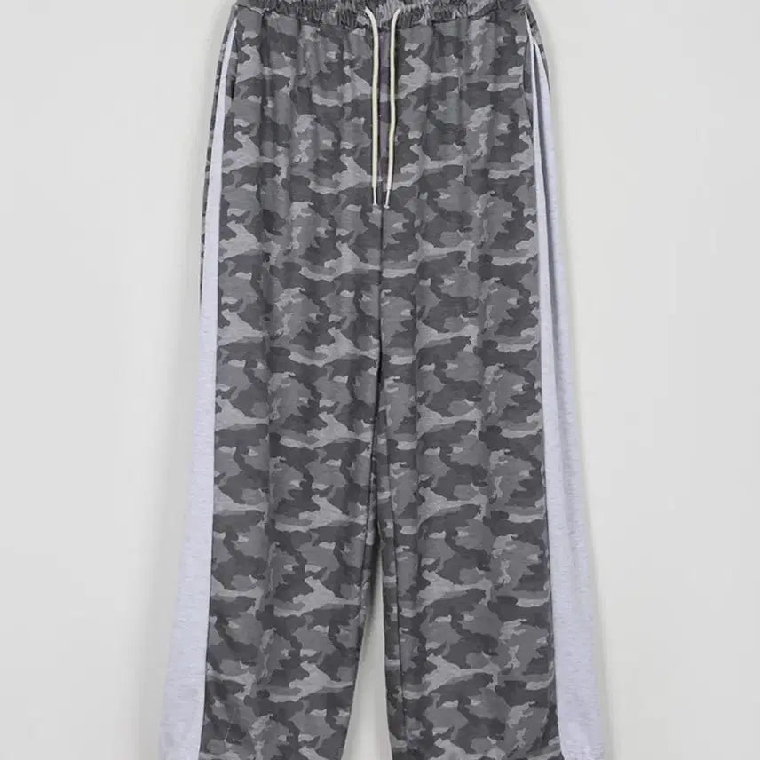 [BUNJANG] Camouflage Color-Block Two-Way Training Wide Pants Jogger Pants / 카모 배색 투웨이 트레이닝 와이드 팬츠 카모팬츠 조거팬츠
