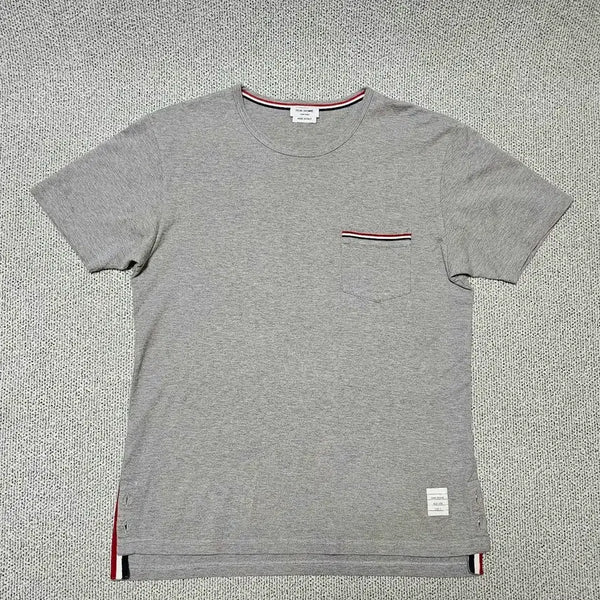 [BUNJANG] Thom Browne Tricolor Pocket T-Shirt Grey / [2 사이즈] 정품 톰브라운 삼선 포켓 반팔 티셔츠 그레이