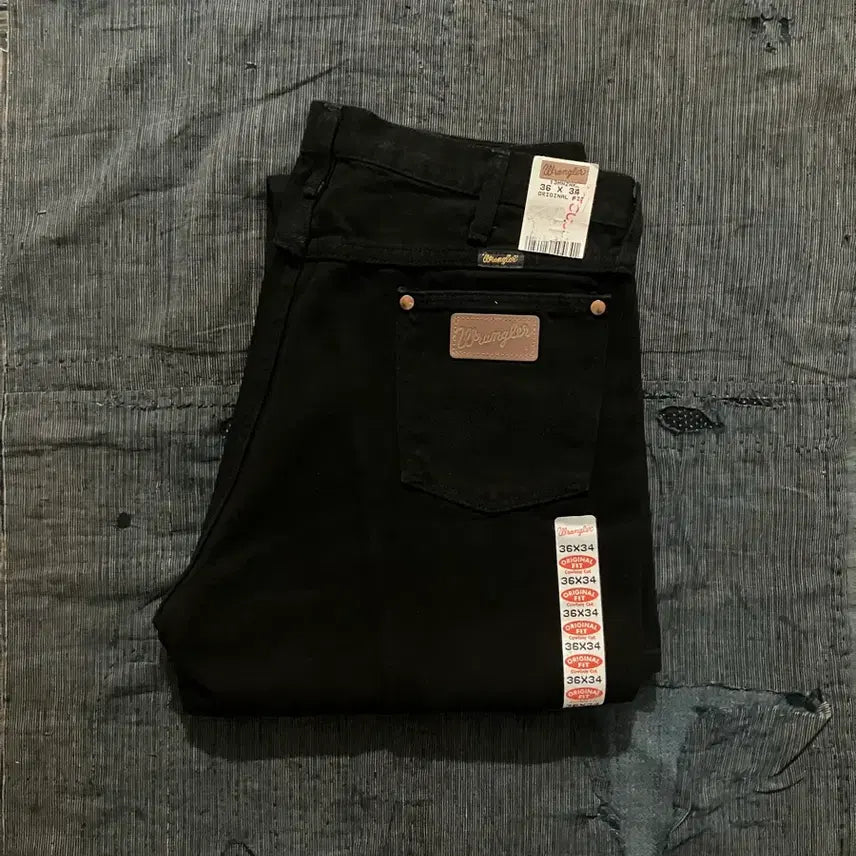 [BUNJANG] Wrangler 13MWZWK Deadstock Black Denim Pants (1990s USA) / 데드스탁 90s USA 빈티지 랭글러 13MWZWK 블랙 데님 팬츠