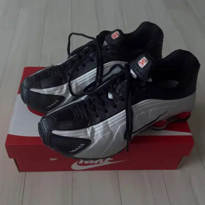 [BUNJANG] Nike Shox R4 Black Metallic Silver US 8.5 / 나이키 샥스 R4 블랙 앤 매탈릭 실버 265mm