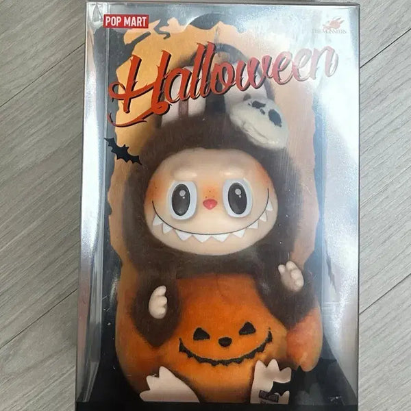 [BUNJANG] Pop Mart Labubu Halloween Doll / 팝마트 라부부 할로윈 인형 양도판매
