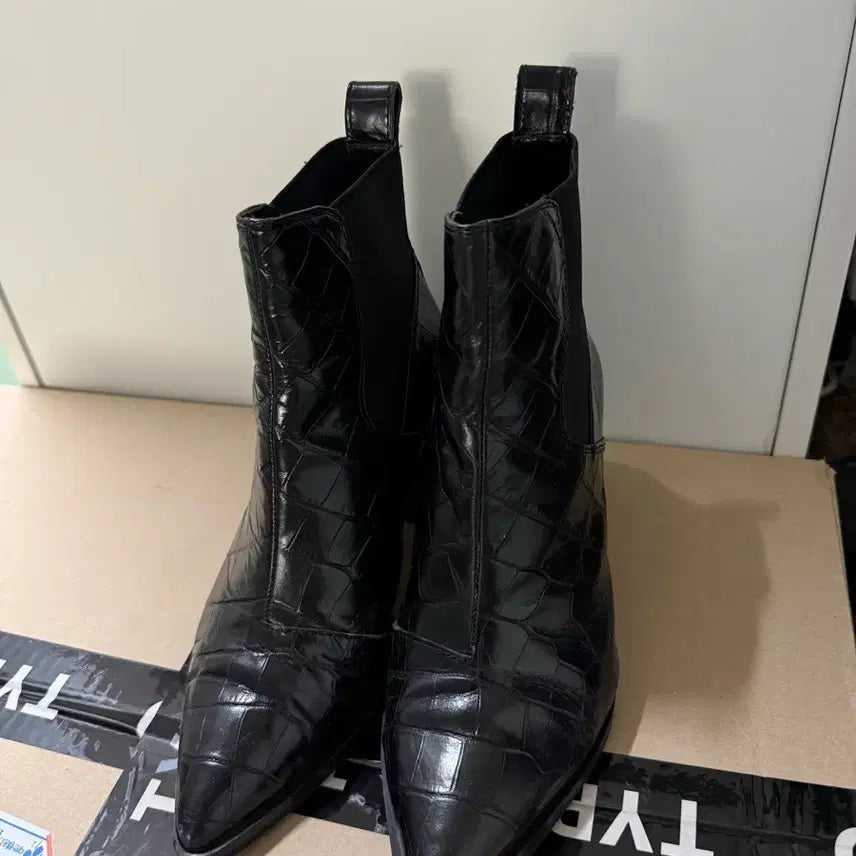 [BUNJANG] And Other Stories Genuine Leather Ankle Boots Size 36 (230mm) / 앤아더스토리즈 소가죽 앵클부츠 36사이즈 230mm