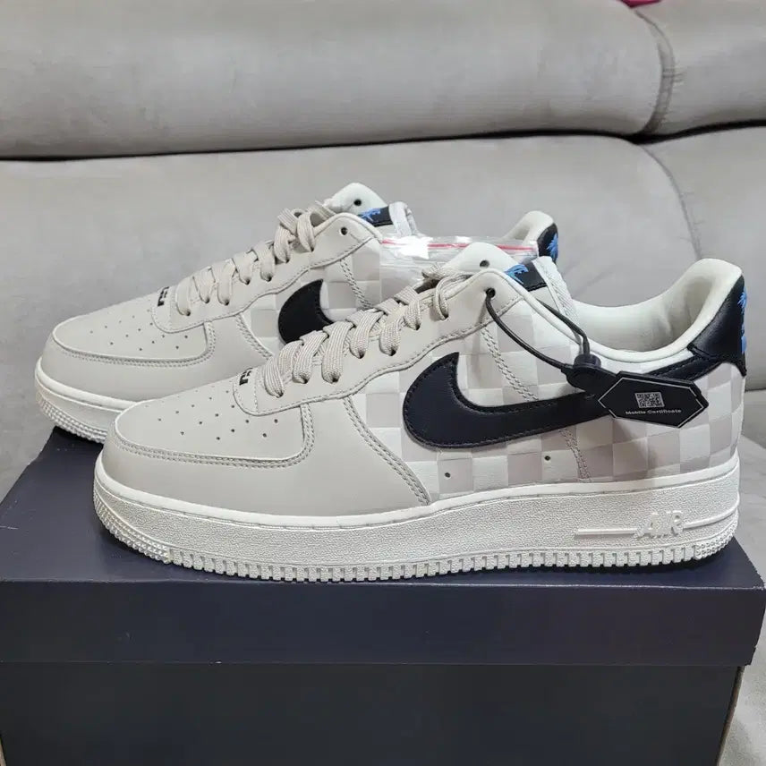 [BUNJANG] Nike Air Force '07 QS LeBron James / 나이키 에어포스 '07 QS 르브론 제임스 270 / (265)