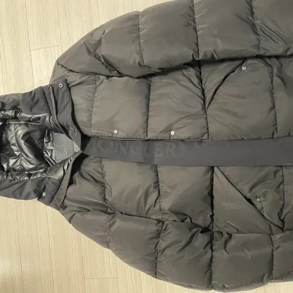 [BUNJANG] Moncler Short Down Jacket / 몽클레어 숏 다운 재킷