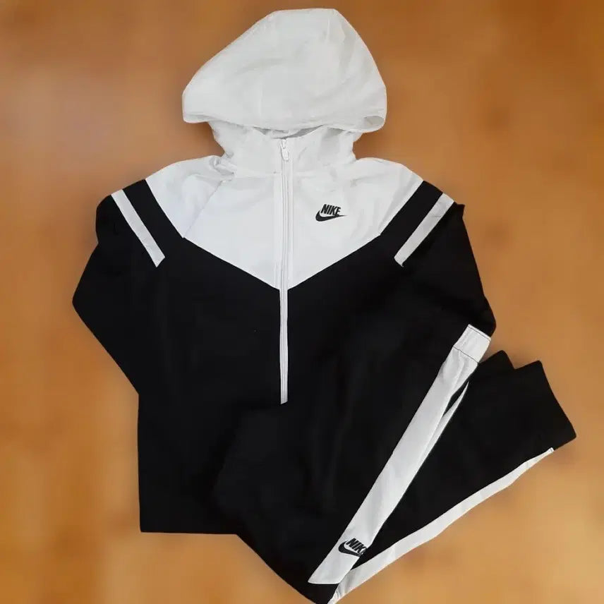 [BUNJANG] Nike Black/White Training Set - Kids L / 나이키 블랙/화이트 트레이닝복 세트