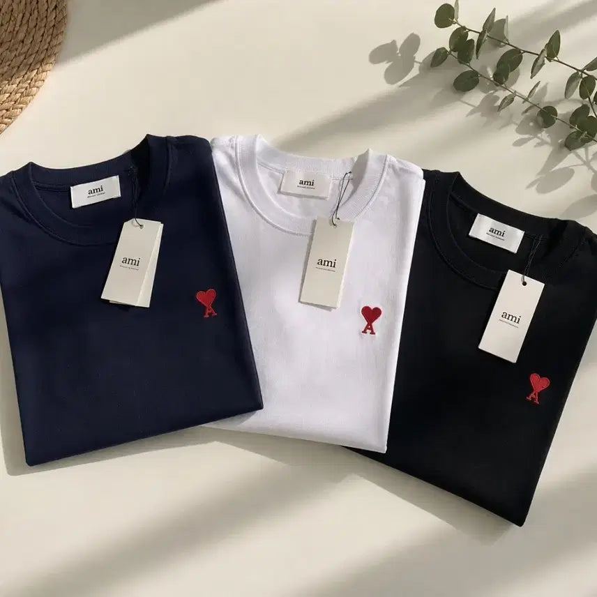[BUNJANG] AMI Small Heart Logo T-Shirt (Black, White, Navy) / 아미 스몰 하트 반팔티 블랙/화이트/네이비