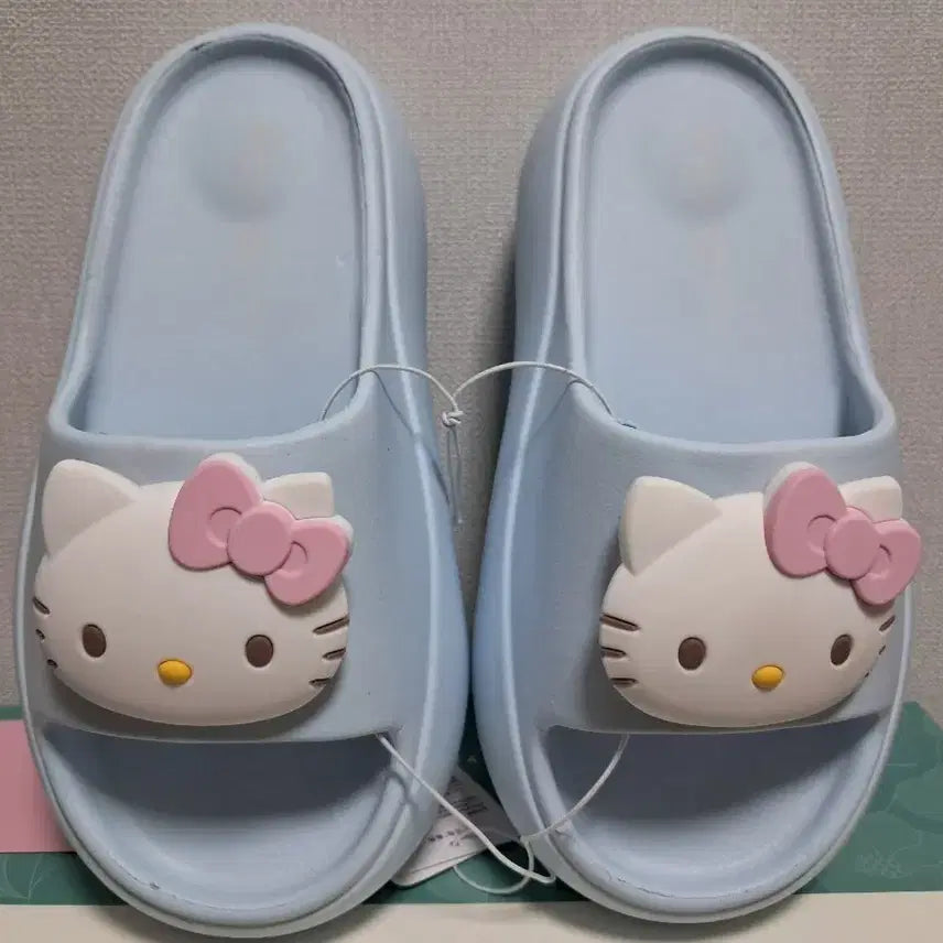 [BUNJANG] Hello Kitty Blue Slippers Size 230 / 헬로키티 슬리퍼 하늘색