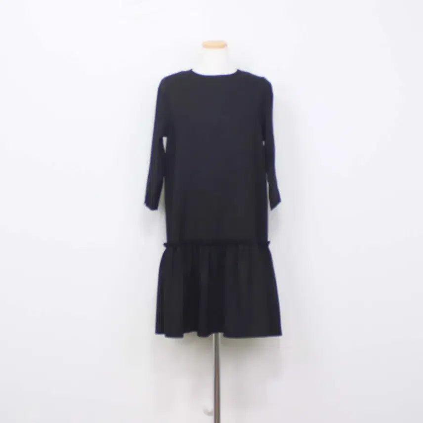 [BUNJANG] Reneevon Women's Spring/Summer Feminine Round Neck Black Dress Size 85 / [정품] 레니본 여성 춘하용 페미닌 라운드 원피스 85 정인샵