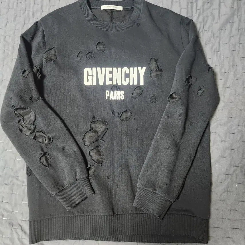 [BUNJANG] Givenchy Distressed Sweatshirt / 지방시 디스트로이드  맨투맨
