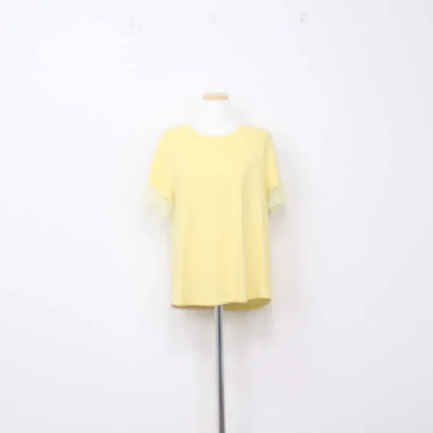 [BUNJANG] CC Collect Women's Stretch Round Neck T-Shirt Mustard Size 66 / [정품] 씨씨컬렉트 여성 사방스판 라운드 티셔츠 66 정인샵