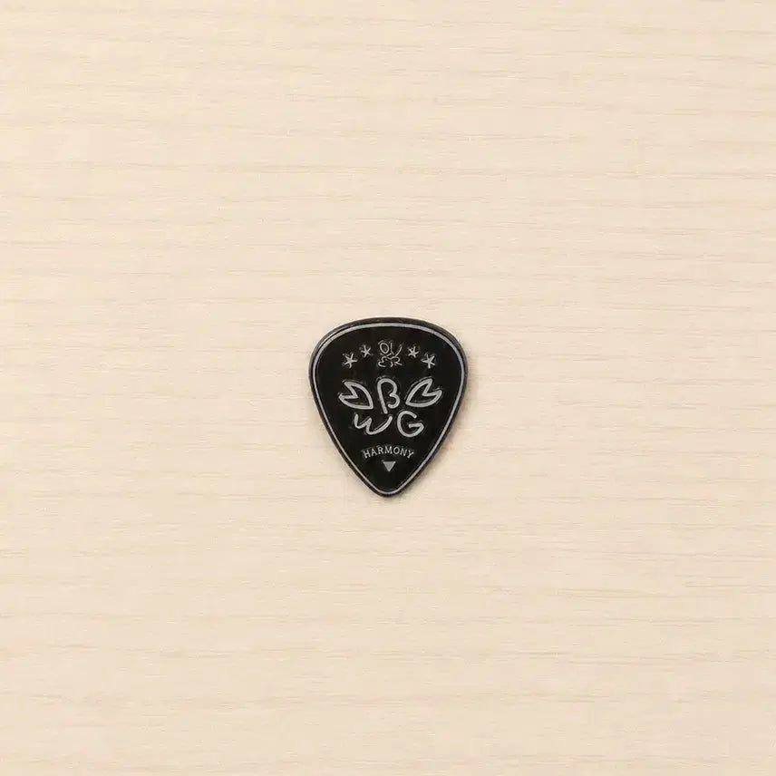 [BUNJANG] QWER Rock Crab Membership Kit Guitar Pick Badge / QWER 바위게 멤버쉽 키트 기타피크 뱃지 판매