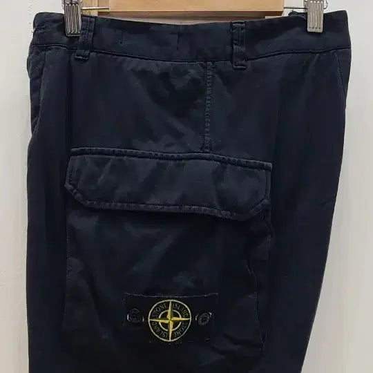 [BUNJANG] Stone Island Black Cargo Shorts / [2269]스톤아일랜드 블랙 카고 반바지 32~33